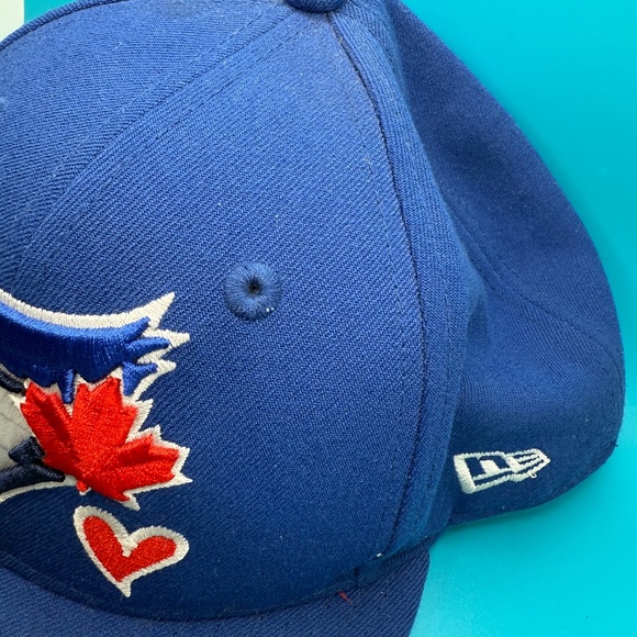 Toronto Blue Jays New Era 59Fifty Official Hat w/Heart Fitted Cap Size 7 1/2 NEW - Picture 3 of 9